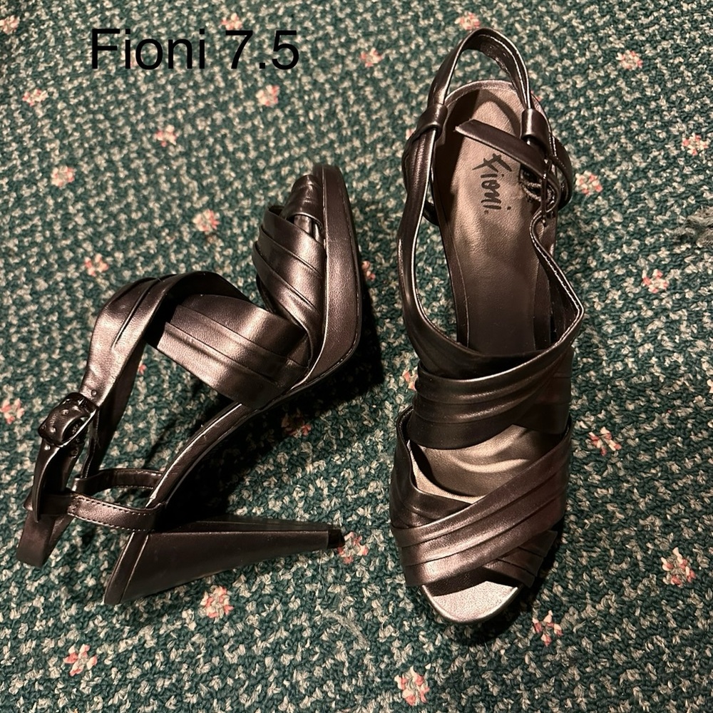 Fioni Strap heel sandals